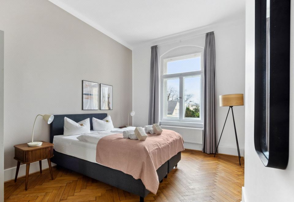 两卧室套房 - 带阳台