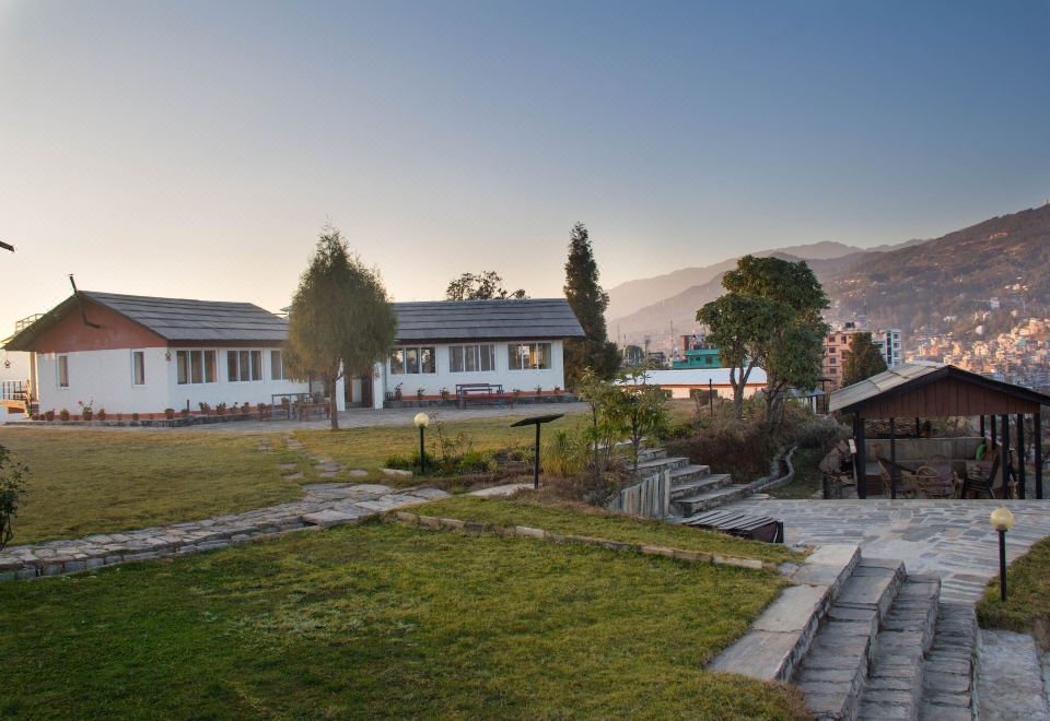 Charikot Panorama Resort - Housity