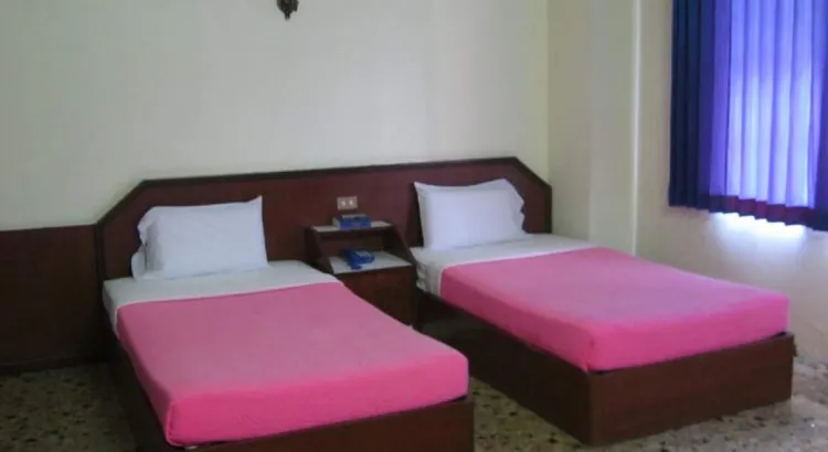 ห้องดีลักซ์ทวินพร้อมเครื่องปรับอากาศ