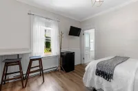 Studio 2 ~ Private BDRM, Minimalistic Feel
