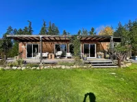 Modern 3Bed Farmhouse with Hot Tub
