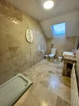 Dernvale House - Double Room - sleeps 2 Hotels in 