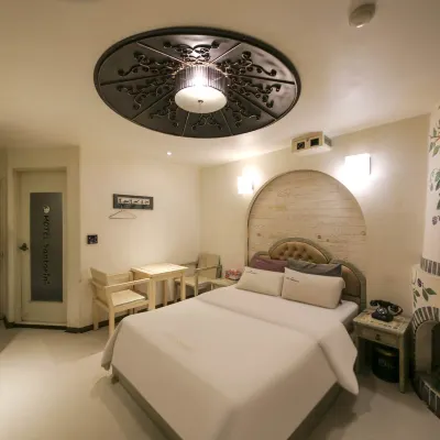 Santorini Motel Hotel dekat Stadion Hanbat