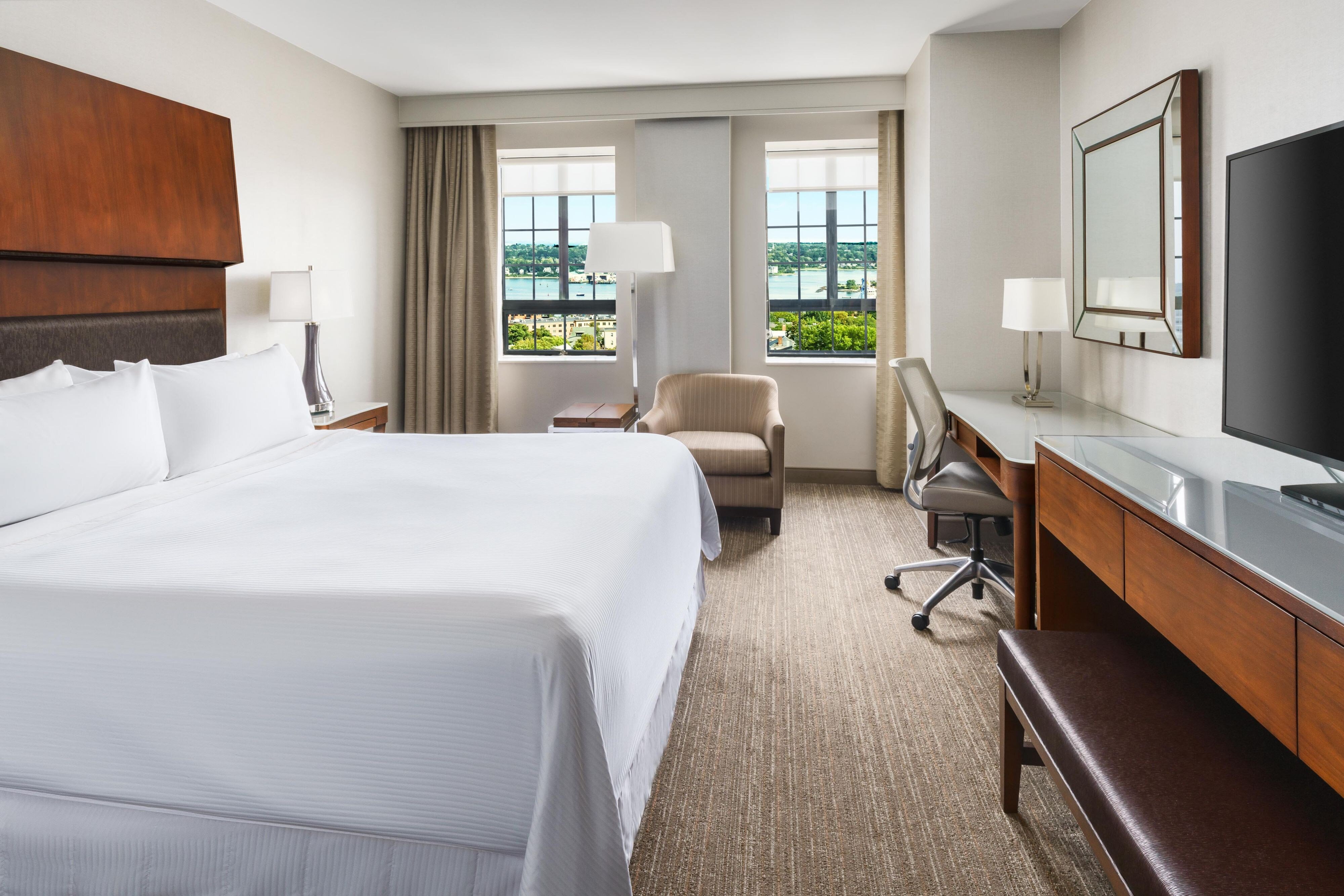 特大床房带海港景观-高楼层