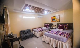 Tops Lodging House - Housity