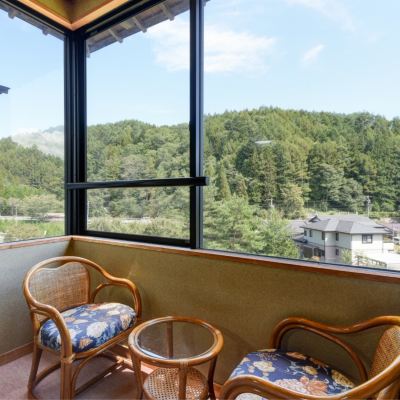 Main Building Japanese-Style Room 8-10 Tatami With Toilet 囲炉裏会席と樹氷の宿　不動温泉　華菱（はなびし） クーポン