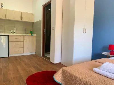 Cozy Studio with Terrace- Street view Отели в г. 