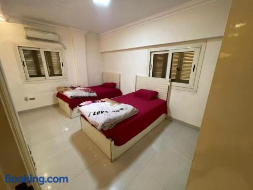 带阳台的两卧室公寓