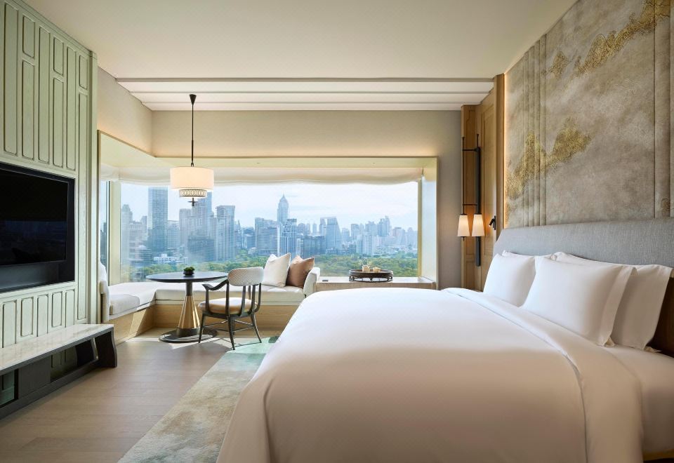 Dusit Thani BangkokClub Corner 1 King, High Floor, Park View