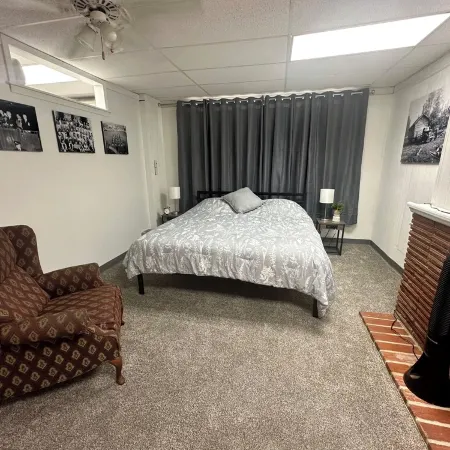 2 Br Large & Cozy Apartment, Front Door & Parking Both under Drive-Thru Carport