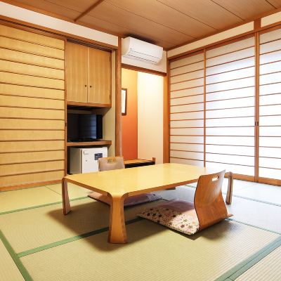 ■Main Building■ Japanese-Style Room With 10 Tatami Mats (Includes Unit Bath☆Wi-Fi Equipped) [Standard] [Japanese Room] [Non-Smoking] [Mountain View] ゆばらの宿 米屋 クーポン