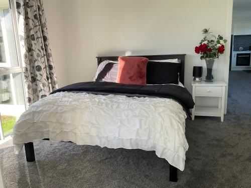 Di Lusso Lansdowne One-Bedroom Apartment