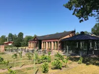 Åmund Vin & Fruktgård Hotels in 