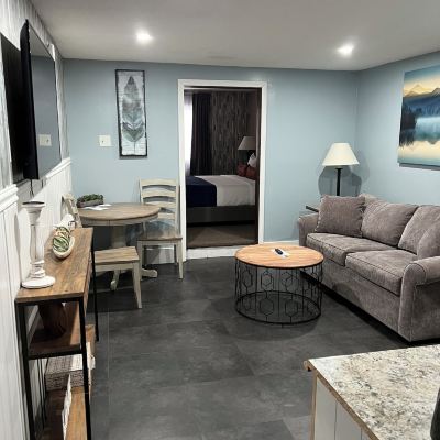 Standard One-Bedroom King Suite Eastern Inn & Suites (Formerly Eastern Inns) Promo Code