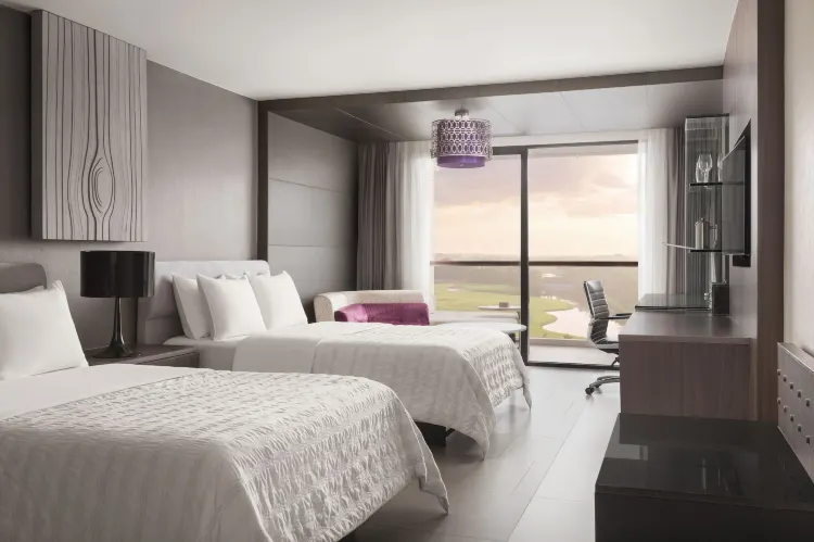 ห้องดีลักซ์เตียงแฝดพร้อมวิวสนามกอล์ฟ