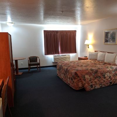 Single Room, 1 King Bed, No Pets Allowed Aquarius Inn Promo Code