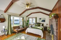 1 Mi to Downtown Salem: Studio w/ Fire Pit Access
