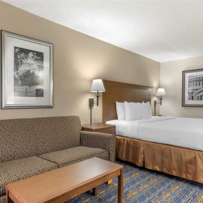 一樓特大床房（帶梳化床） 貝斯特韋斯特杜勒斯機場酒店優惠