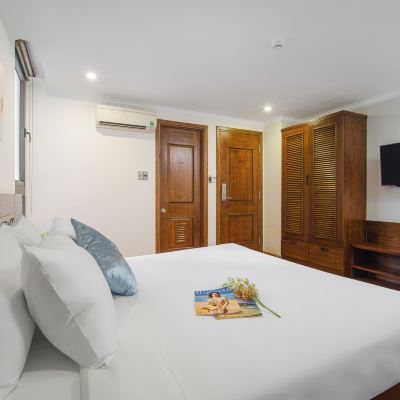 尊貴雙人房（1 張雙人床）， 1 張大床， 陽台 格蘭德海景水療飯店優惠