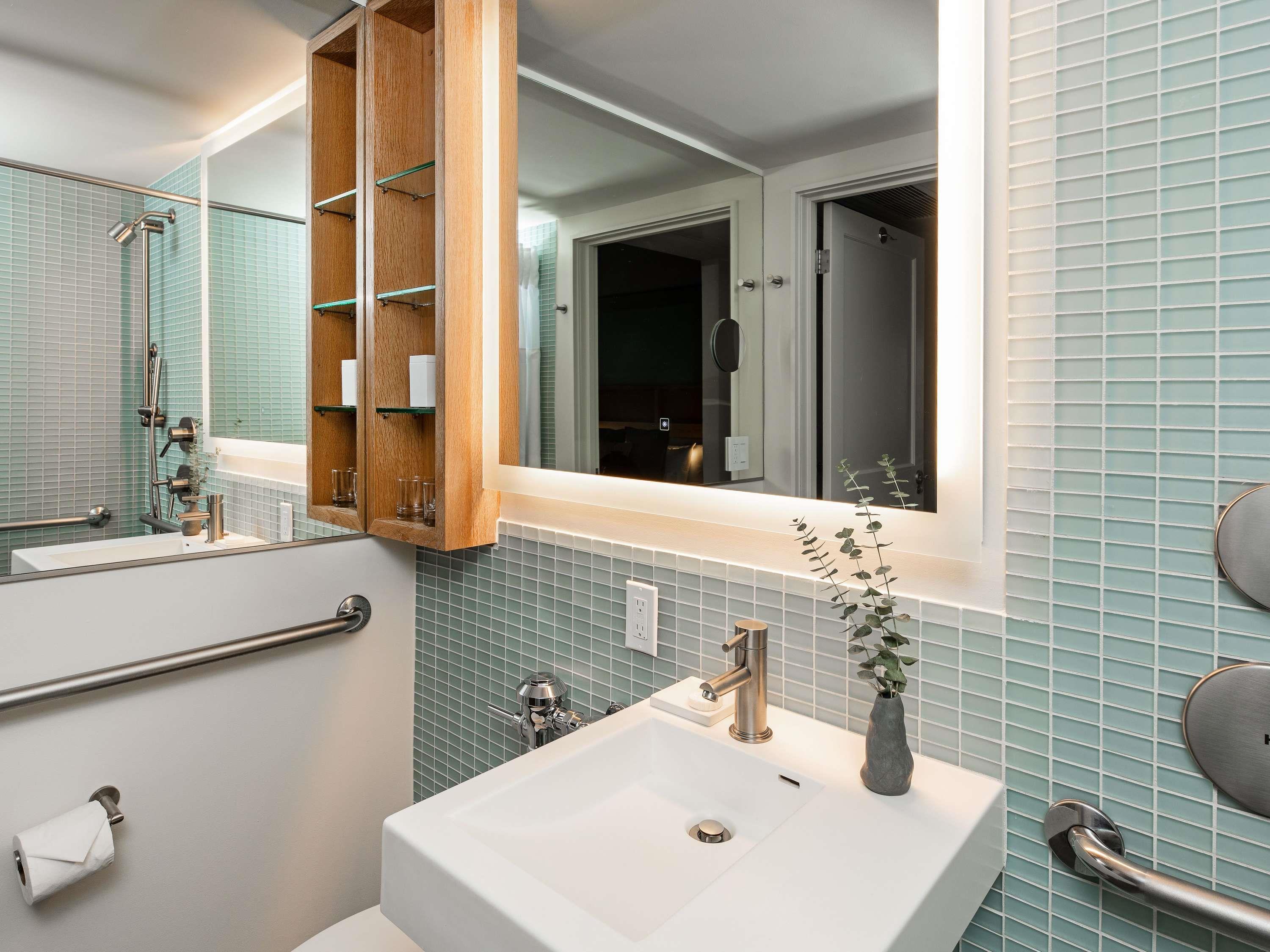 无障碍豪华特大床房