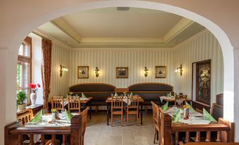 Hotel Pfaffenhofen - Housity