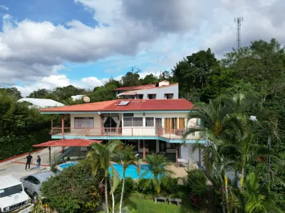 Loma Tranquila Hotels in 