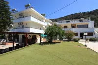 Iraklis Apartments Hotel di 