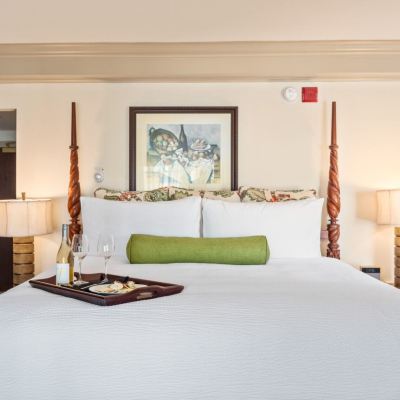 Deluxe Room, 1 King Bed, Courtyard View (Deluxe Plaza) Hotel Bellwether Promo Code