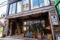 Kamp Houkan-Cho Backpacker's Inn & Lounge Hotels in 