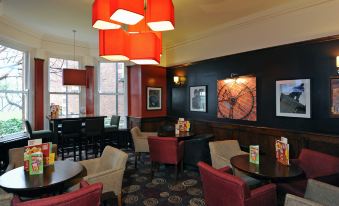 Premier Inn Stockport Central - Housity