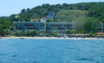 Belle Helene Hotel - Housity