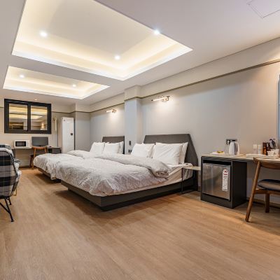 프리미엄 트윈 (퀸 사이즈 침대 + 퀸 사이즈 침대) 브라운도트호텔 울산 KTX점 쿠폰