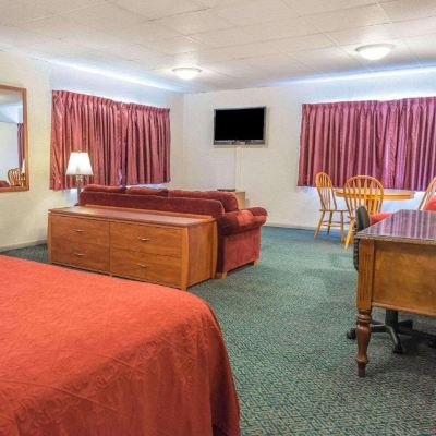 Efficiency Suite with Two Double Beds Quality Inn Royle Promo Code