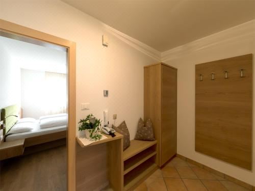 大型两卧室公寓 - 带露台