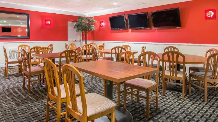 ラマダ BWI エアポート アランデル ミルズ ホテル 食事・レストラン