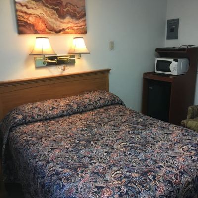 Standard Room, 1 Queen Bed, Non Smoking (Single Room)