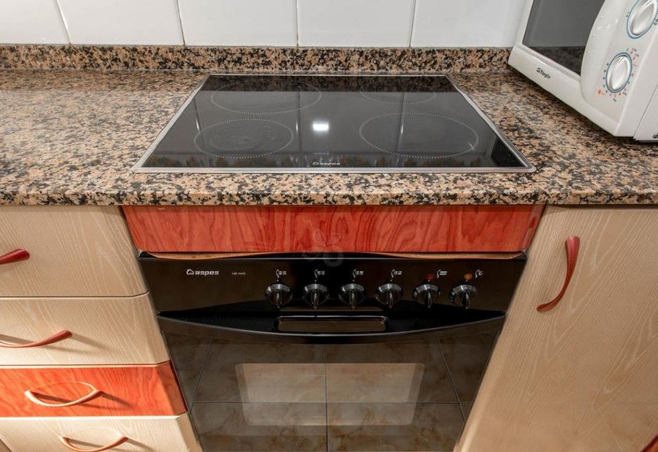 公寓， 三卧室 （5名成人 + 1名小童）