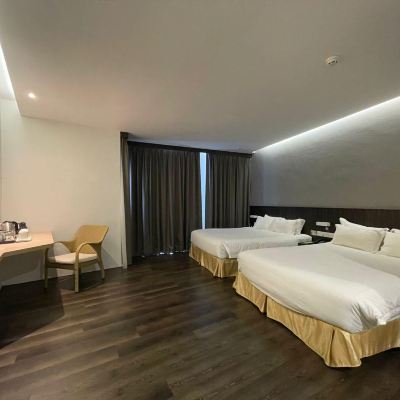 Bilik Keluarga Mewah Kupon Roxy Hotel Serian