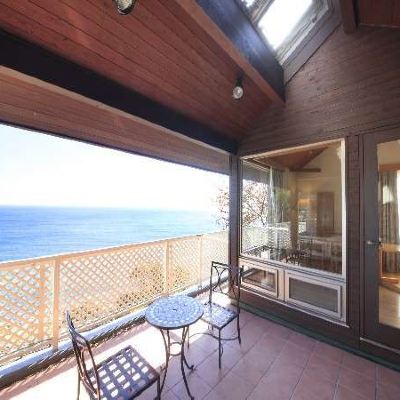 4 Beds with Bath, Ocean View