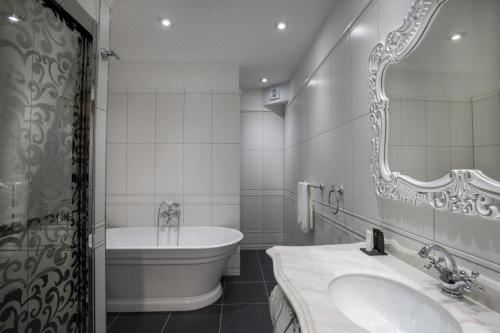 豪华特大床套房