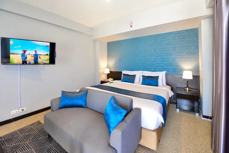 Color Living Suite