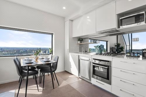 带城景的双卧室公寓