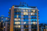DoubleTree by Hilton Hotel & Suites Victoria
