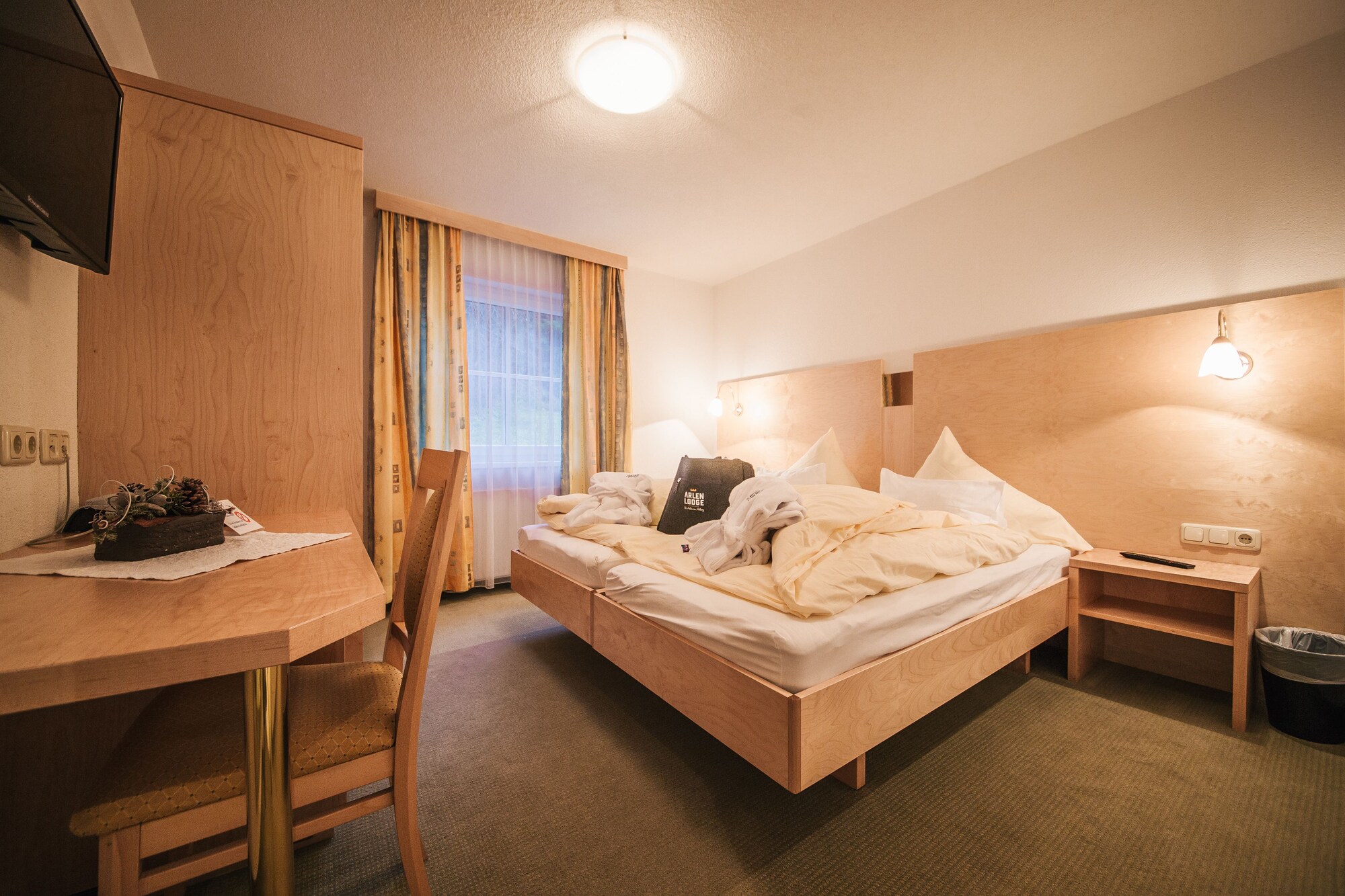 宽敞三人房-後面向