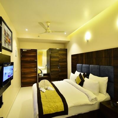 Deluxe Queen Room-Non-Smoking Hotel le Grande Promo Code