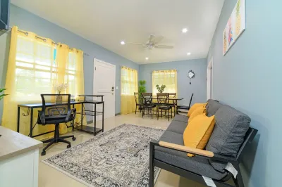 Charming 2-bedroom apartment in Buckleys with WiFi, AC Hotels in 