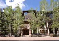 Aspenwood #207 2 Bedroom Condo by RedAwning