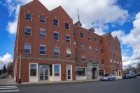 Brewster Hall Hotels in 