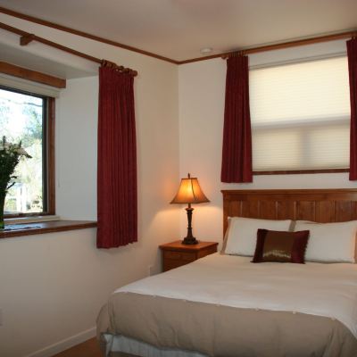 Room, 1 Queen Bed (Oak Room; No Television) Ojai Retreat & Inn Promo Code
