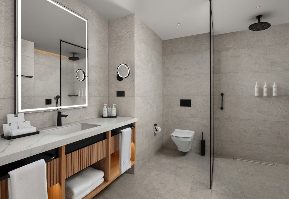 城景豪华特大床房